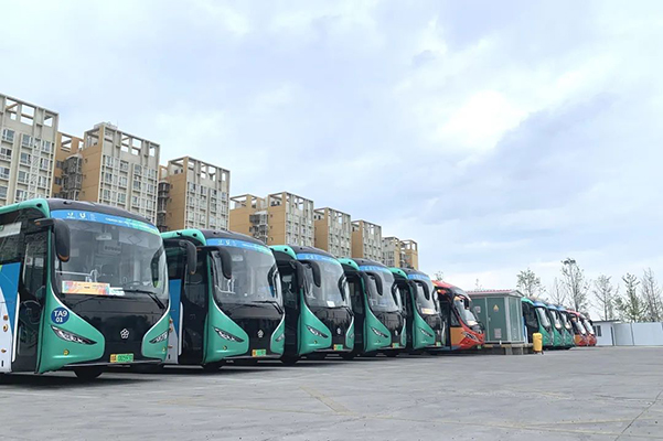 绿色科技助力成都大运会 格力钛这两款公交车再度携手