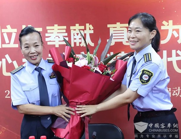 北京公交集团 李素丽 公交车厢 服务实践课