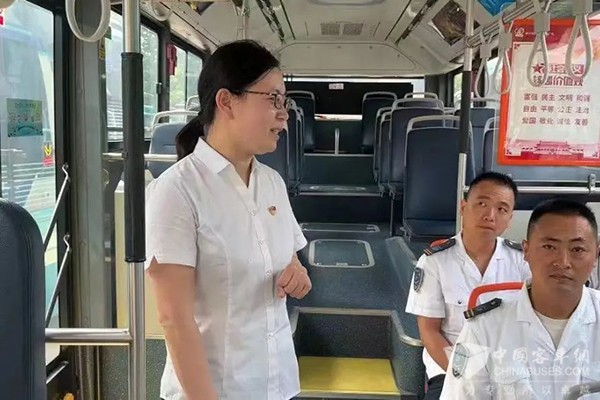 济南公交 K169路 安全运营 敬老之心 专职司机