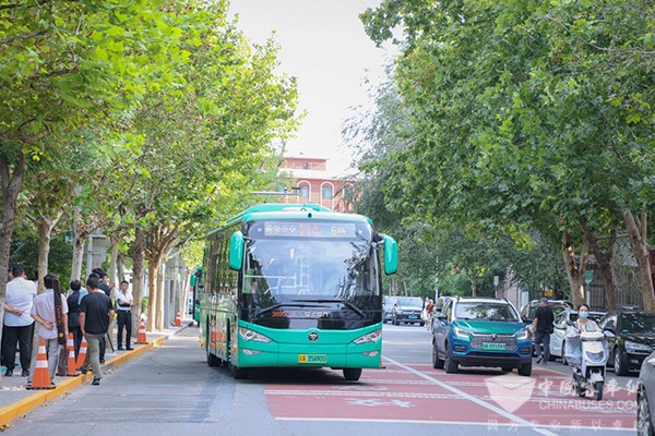 福田欧辉客车 开学季 春辰绿 通学公交车
