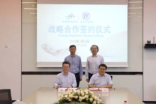 零重力座椅将有新突破？采埃孚与富晟汽车座舱完成战略签约 