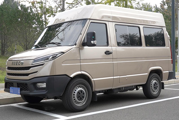 从事改装服务超20年被圈粉 刘尊磊讲述与依维柯的那些故事