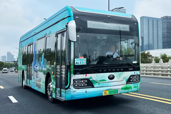 科技感宇威大显神通 宇通大巴再次成为央视新媒体移动转播间