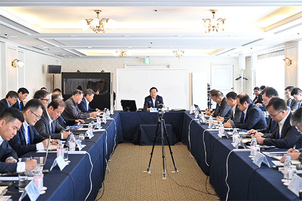 超越历史最好水平 谭旭光主持召开大干四季度全球视频动员大会