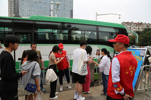 安全生产平稳有序 镇江公交圆满完成假期运输保障任务