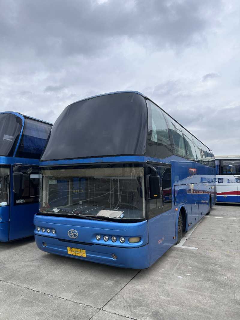 粤牌12米55座国四穗通大汉一手气囊中门旅游车