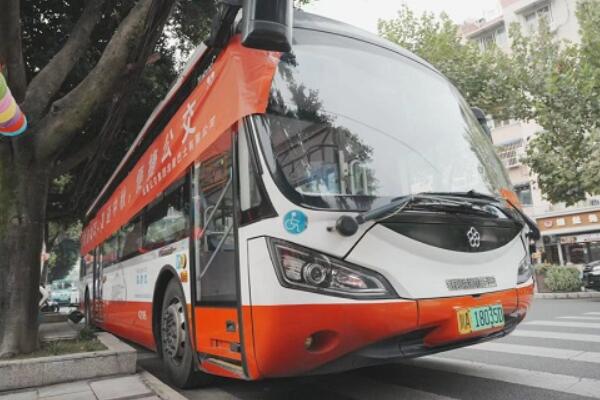 方便市民日常出行 成都公交“铃停巴士”开通半年广受好评