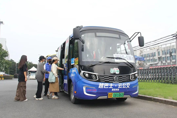点对点灵活接驳 绍兴公交让学校里就可以乘坐接驳专线