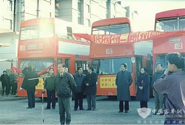 济南公交 75年 记录者 换代升级 发展进步