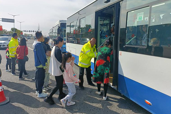 太原公交开通接驳专线 完成产业博览交易会运输保障任务