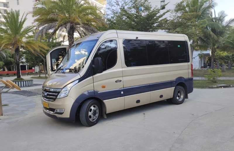 国五17座锅炉暖气四轮碟刹宇通CL6中巴