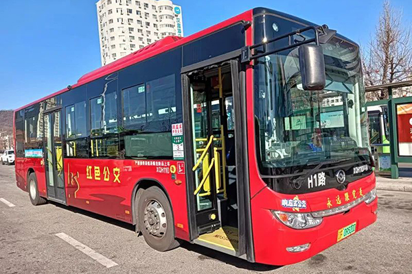 方便市民出行需求 丹东红色公交H1线开展“响应式”停靠服务