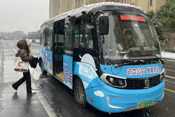 无锡公交集团以雪为令 守护市民平安全力保障出行需求