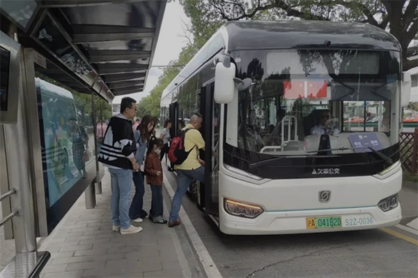载客超35万人次 “金融直通车”定制班线带来上海公交新模式