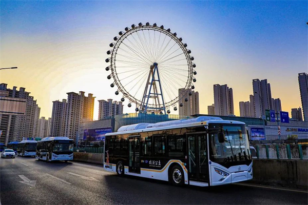 暖橙BUS来了！临沂公交暖心服务焕新升级