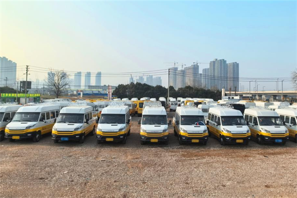 助力铁路维保人员 南京依维柯这批轻客顺利完成交付