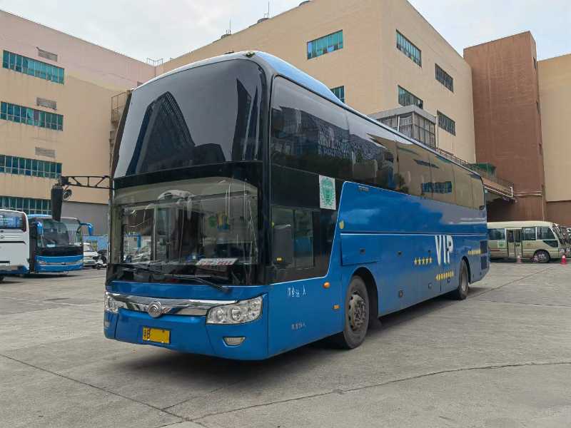 2016年2月 55座国四一层半宇通6126气囊中门旅游车 