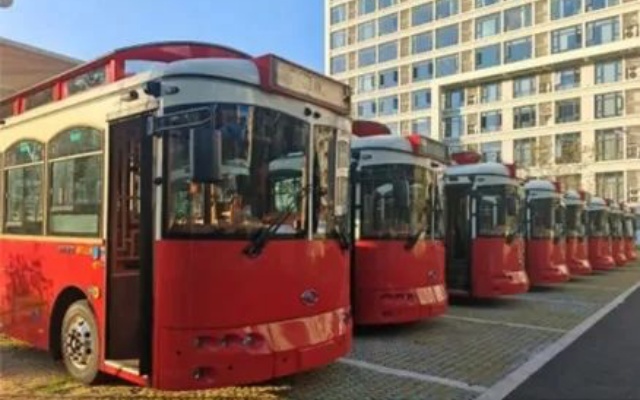 共同领略世遗魅力 金龙复古“铛铛车”亮相泉州