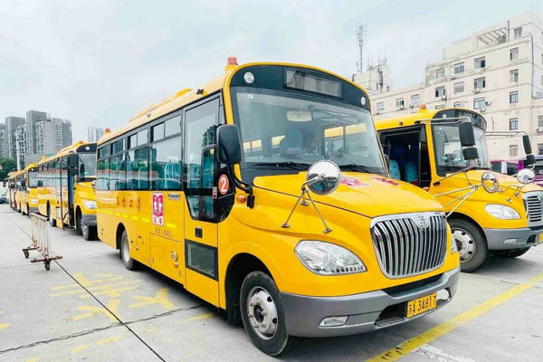 南京公交：护航“神兽归笼”，南京公交为“大鼻子”校车全面体检