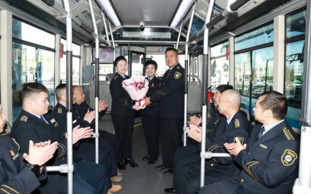 全国人大代表何少花：第一时间把会议精神带回家