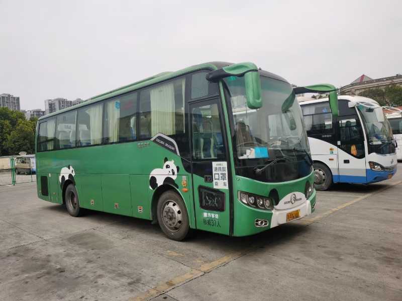 2014年9月 37座国四金旅6907气浪车