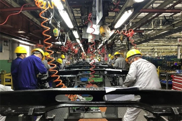 东风德纳镂空轻量化前桥批量交付 转向前桥技术创新再进一步