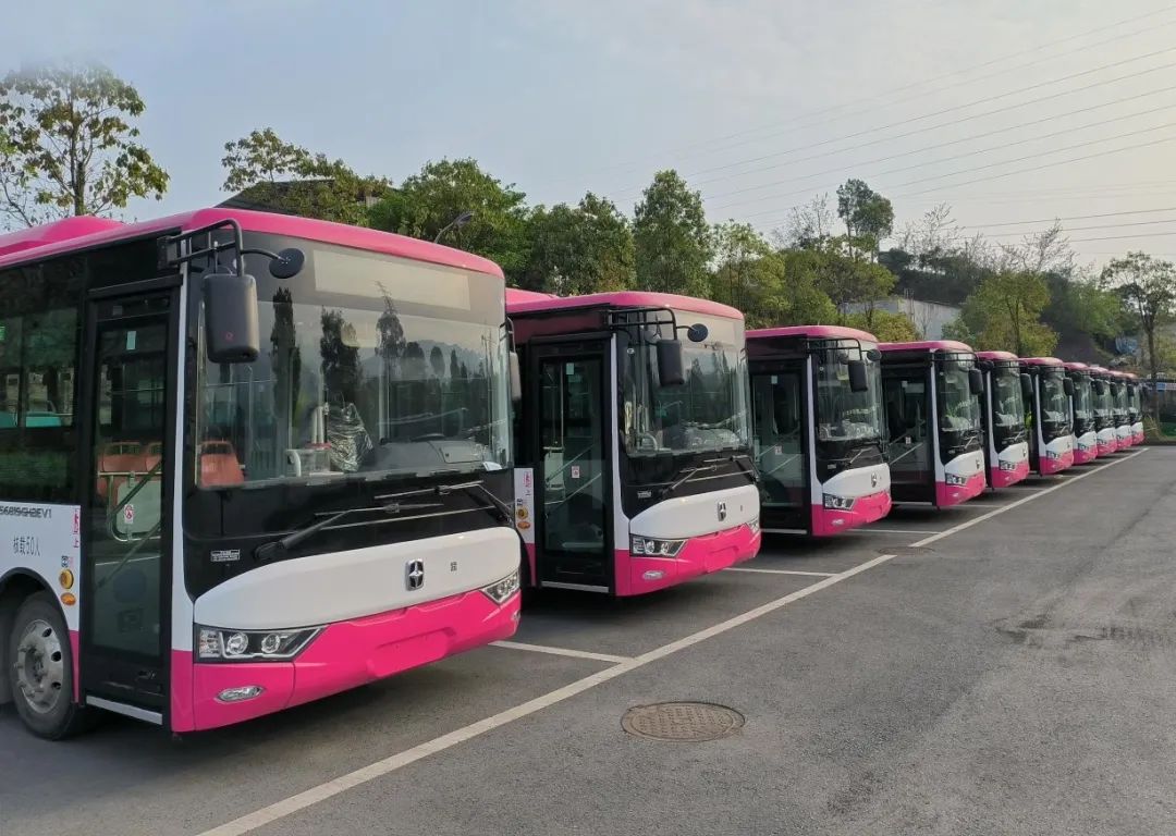 支持邻水公交体系转型升级 亚星星巴系列完成投运