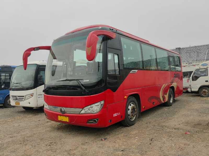 2017年3月 国五36座东北配宇通6876一手营运车