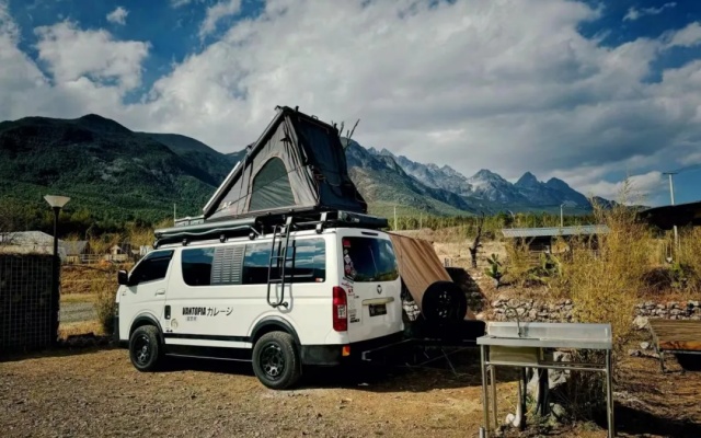露营“理想型” 他开着京喜露营车 过着“不设限”的人生