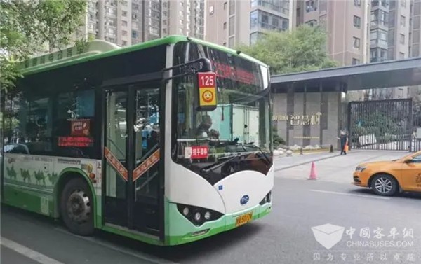 随上随下 西安首批“招手停”公交线路开通