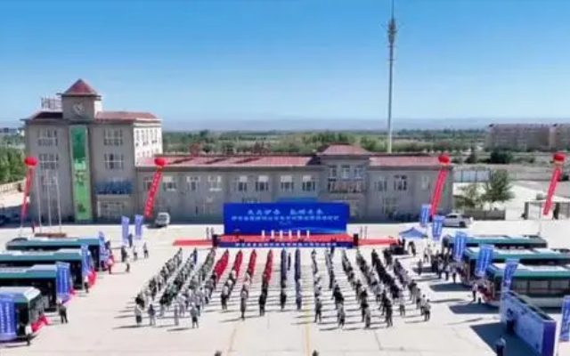 新疆首条氢能公交线哈密市伊吾开通运营