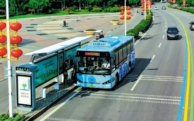 徐州公交：快马加鞭未下鞍 “小车轮”承载“大民生”