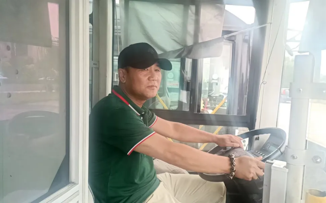 身边好人 延吉公交司机王利群及时出手救助乘客