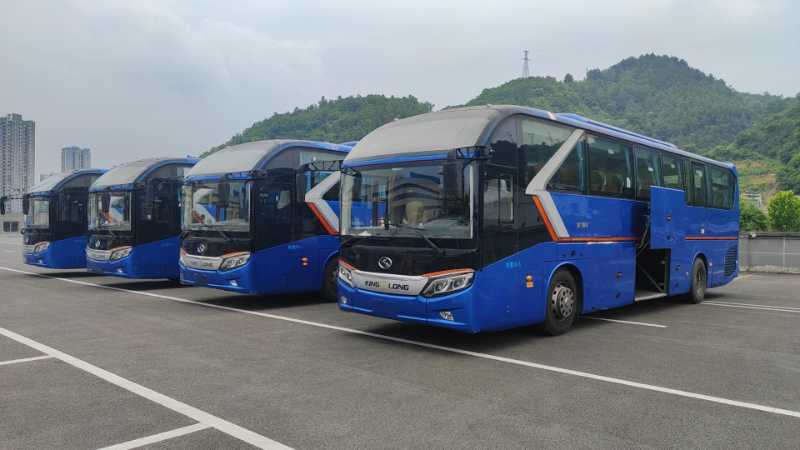 2018年7月 两台国五12米50座双门金龙6127气囊车