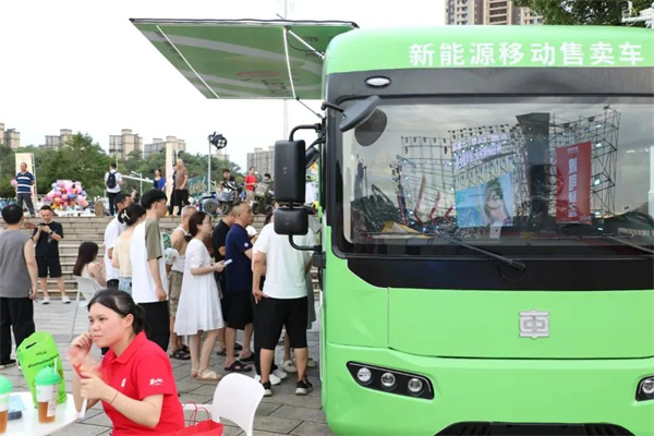 中车移动售卖车首次亮相，就引发排队狂潮！