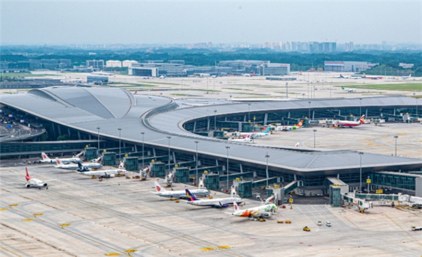 全天运行不打烊 天府机场公交专线上新贴心服务