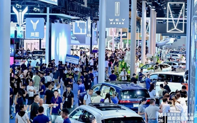 创新高！车展开幕在即，成都公交将开两条免费摆渡线！