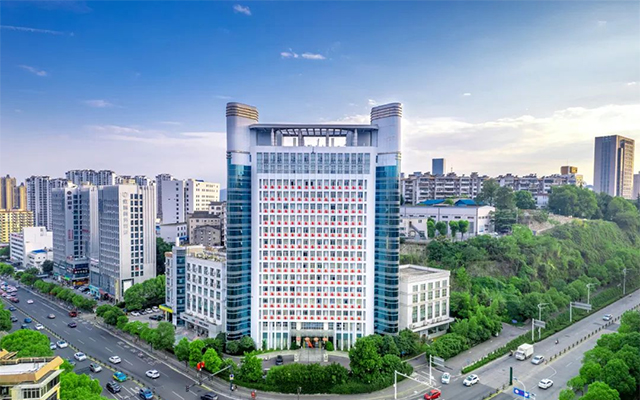 氛围感拉满 宜昌交通红了