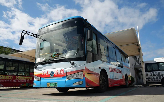 亮眼福州公交车“变身”流动“消防宣传站”