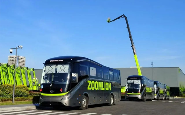 搭载全轮转向 金龙MC陆地航母批量入驻中联重科