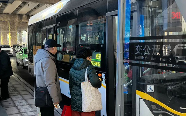 成都公交“一站一策”显成效 万年场站升级便民利民