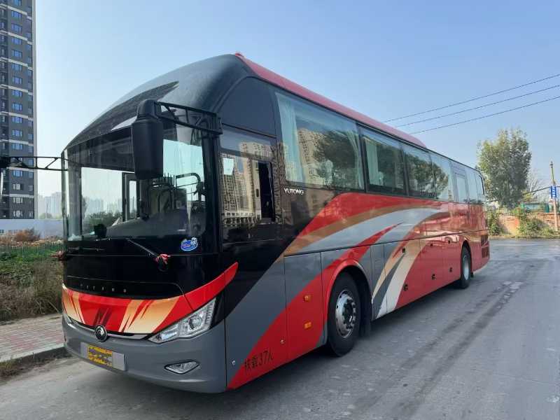 2024年6月 准新国六双档37座2+1宇通6127旅游车 