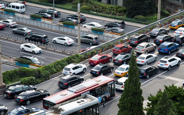 程世东：公交发展的困境与突围 现状问题洞察与策略探讨