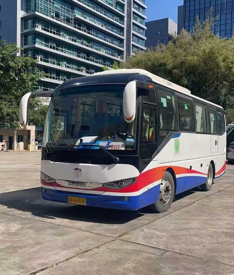 2021年6月国六24座2+1中通6706气囊车