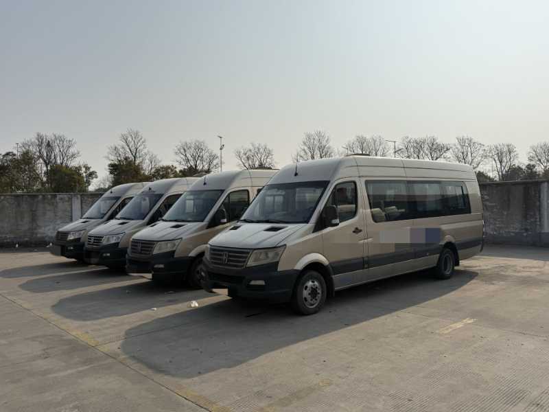 2019年上牌多台19座亚星欧睿商务车