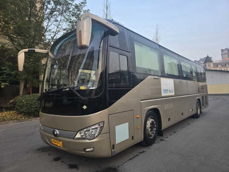 2019年2月上牌30座2+1天然气LNG国五宇通6119保姆车