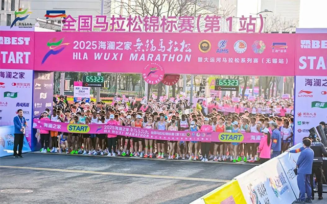 凌晨四点的公交人 锡马背后的“隐形赛道”