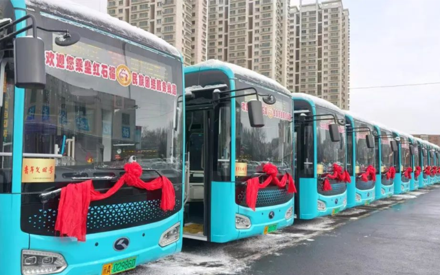 乌鲁木齐公交多经营部新车上线 优化服务与运力布局