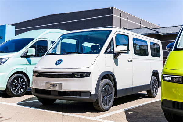 “明窗一开，八方来财” 图雅诺纯电动平台风景i客运版热启上市