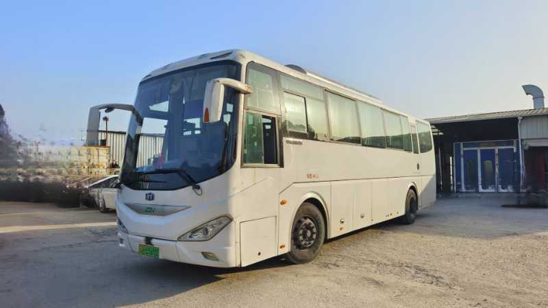 2018年12月上牌46座中植6110气囊旅游电车